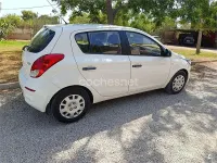 Usado Hyundai i20 85 CV (62 kW) 2013 Blanco Utilitario