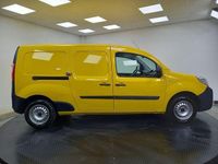Usado Renault Kangoo 95 CV (69 kW) 2020 Amarillo Monovolumen