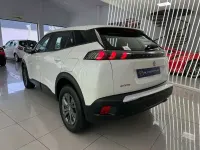 Usado Peugeot 2008 Active 109 CV (80 kW) 2022 Blanco SUV