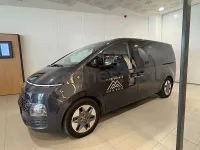 Usado Hyundai Staria 177 CV (130 kW) 2024 Gris / plata Monovolumen