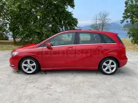 Usado Mercedes B180 109 CV (80 kW) 2014 Rojo Utilitario