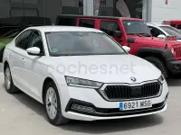 Usado Skoda Octavia Selection 116 CV (85 kW) 2024 Blanco Berlina