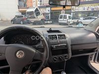 Usado VW Polo Advance 80 CV (58 kW) 2006 Gris / plata Utilitario