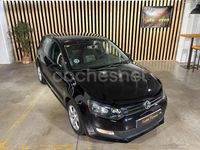 Usado VW Polo Advance 75 CV (55 kW) 2012 Negro Berlina