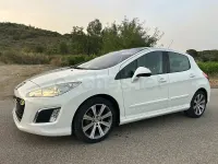 Usado Peugeot 308 Active 120 CV (88 kW) 2012 Blanco Berlina