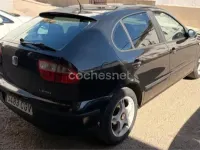 Usado Seat Leon Stella 105 CV (77 kW) 2003 Negro Utilitario