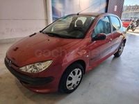 Usado Peugeot 206 75 CV (55 kW) 2005 Rojo Berlina