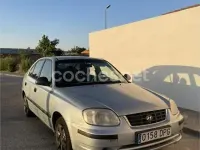 Usado Hyundai Accent 81 CV (59 kW) 2005 Gris / plata Berlina