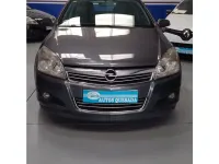 Usado Opel Astra Energy 90 CV (66 kW) 2009 Gris Utilitario