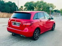 Usado Mercedes B220 177 CV (130 kW) 2015 Rojo Monovolumen