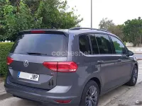 Usado VW Touran Advance 115 CV (84 kW) 2017 Gris / plata Monovolumen