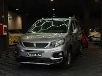 Usado Peugeot Rifter Allure 100 CV (73 kW) 2019 Gris / plata Monovolumen