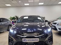 Usado Kia Ceed 141 CV (103 kW) 2024 Negro Utilitario