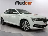 Usado Skoda Superb Style 151 CV (111 kW) 2022 Blanco Familiar