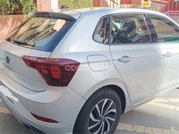 Usado VW Polo Life 110 CV (80 kW) 2022 Gris / plata Utilitario