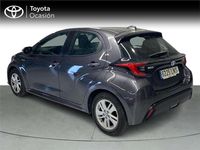 Usado Toyota Yaris Hybrid Active 116 CV (85 kW) 2021 Gris Utilitario