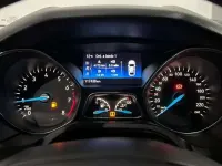 Usado Ford Focus Trend 125 CV (91 kW) 2015 Blanco Berlina
