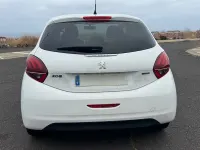 Usado Peugeot 208 Style 82 CV (60 kW) 2017 Blanco Utilitario