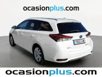 Usado Toyota Auris Hybrid Active 136 CV (100 kW) 2015 Blanco Familiar