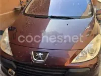 Usado Peugeot 307 110 CV (80 kW) 2006 Granate Familiar