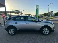 Usado Peugeot 3008 Allure 130 CV (95 kW) 2021 Gris / plata SUV
