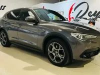 Usado Alfa Romeo Stelvio Sprint 190 CV (139 kW) 2022 Gris SUV