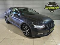 Usado VW Passat Executive 120 CV (88 kW) 2020 Gris / plata Berlina