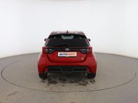 Usado Toyota Yaris Hybrid Sport 116 CV (85 kW) 2022 Rojo Berlina