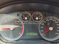 Usado Ford Focus Sport 136 CV (100 kW) 2005 Gris / plata Berlina
