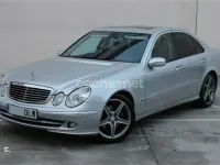 Usado Mercedes E350 Avantgarde 272 CV (200 kW) 2005 Gris / plata Berlina