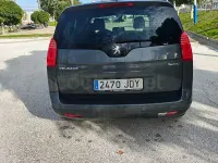 Usado Peugeot 5008 Access 115 CV (84 kW) 2012 Gris / plata Monovolumen