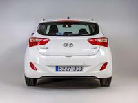 Usado Hyundai i30 101 HP (74 kW) 2015 Branco Citadino