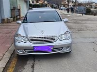 Usado Mercedes C200 Elegance 163 CV (119 kW) 2004 Gris / plata Berlina