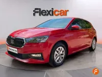 Usado Skoda Fabia Selection 95 CV (69 kW) 2025 Rojo Utilitario