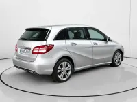 Usado Mercedes B180 116 CV (85 kW) 2016 Gris Utilitario