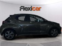 Usado Toyota Yaris Hybrid Active 116 CV (85 kW) 2024 Verde Utilitario
