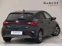 Usado Hyundai i20 101 CV (74 kW) 2025 Gris Utilitario