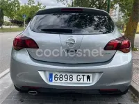 Usado Opel Astra Cosmo 140 CV (102 kW) 2010 Gris / plata Berlina