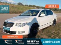 Usado Skoda Superb Exclusive 140 CV (102 kW) 2010 Blanco Berlina