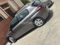 Usado Peugeot 308 Active 130 CV (95 kW) 2015 Marrón Berlina