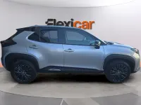 Usado Toyota Yaris Hybrid 116 CV (85 kW) 2022 Gris