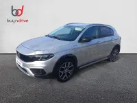 Usado Fiat Tipo Cross 101 CV (74 kW) 2022 Gris / plata Berlina