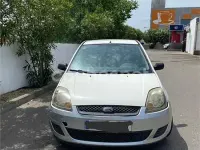 Usado Ford Fiesta Trend 80 CV (58 kW) 2006 Blanco Utilitario