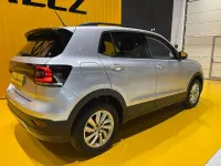 Usado VW T-Cross Advance 110 CV (80 kW) 2022 Gris / plata SUV