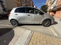 Usado Toyota Yaris Live 69 CV (50 kW) 2009 Gris / plata Berlina