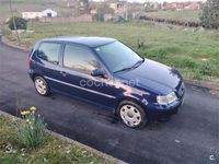 Usado VW Polo Trendline 75 CV (55 kW) 2000 Azul Berlina
