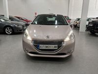 Usado Peugeot 208 Allure 95 CV (69 kW) 2012 Beige Utilitario