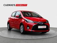 Usado Toyota Yaris Hybrid Active 100 CV (73 kW) 2015 Rojo Berlina
