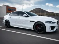 Usado Jaguar XE R-Dynamic 300 CV (220 kW) 2020 Blanco Berlina