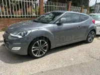 Usado Hyundai Veloster 140 CV (102 kW) 2016 Gris / plata Utilitario